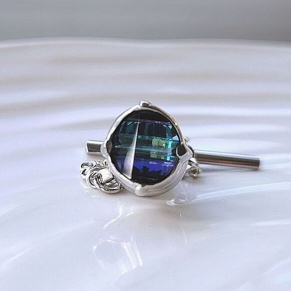 Vtg faceted blue-green faux gem silver tone tie pin - Picture 7 of 12